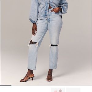 Abercrombie and Fitch The Dad high rise jean in Curve Love fit in 26/2Short